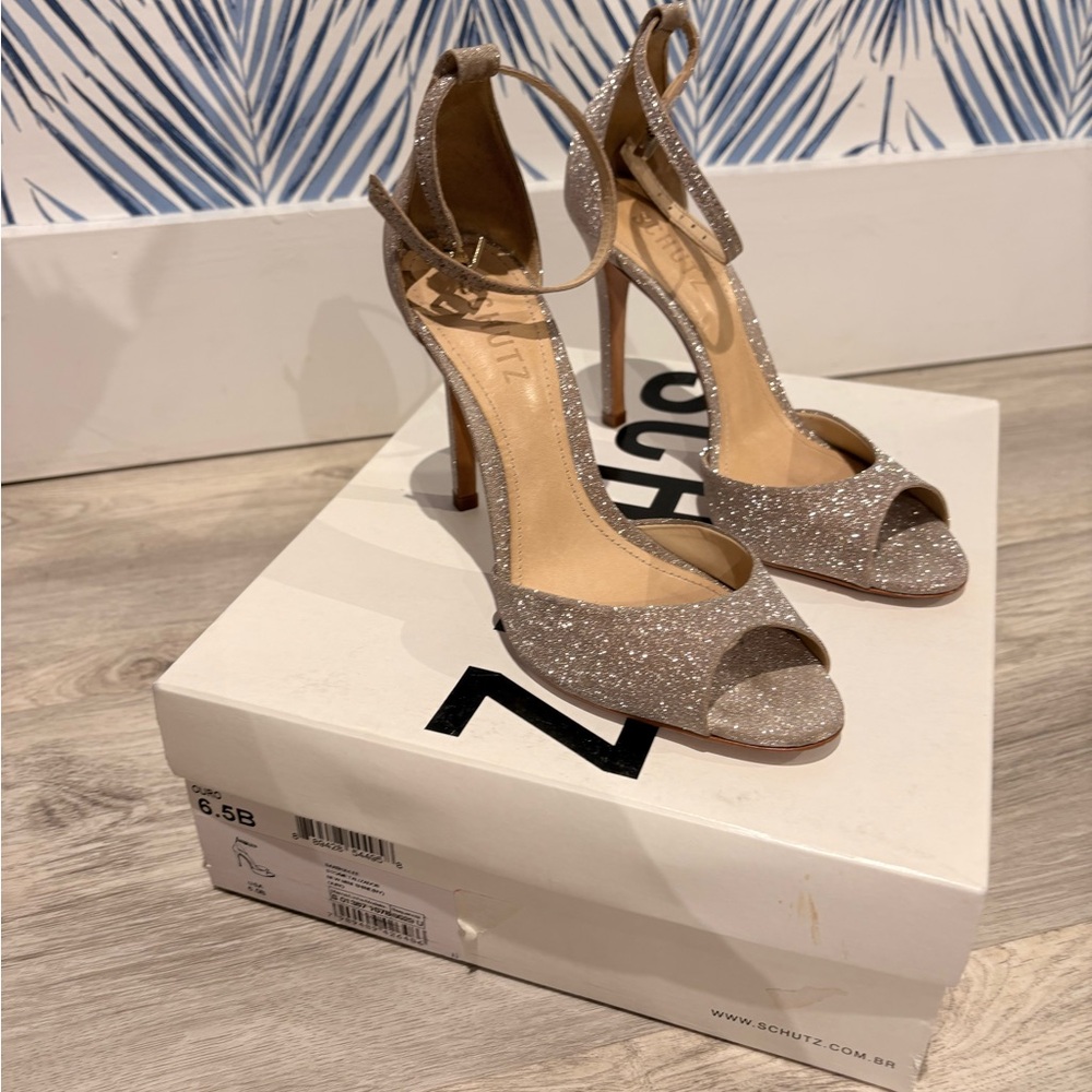 Schultz Saasha Lee Heel